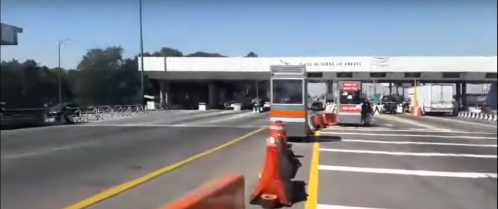 Chatarreros y pepenadores cierran la caseta de Amozoc