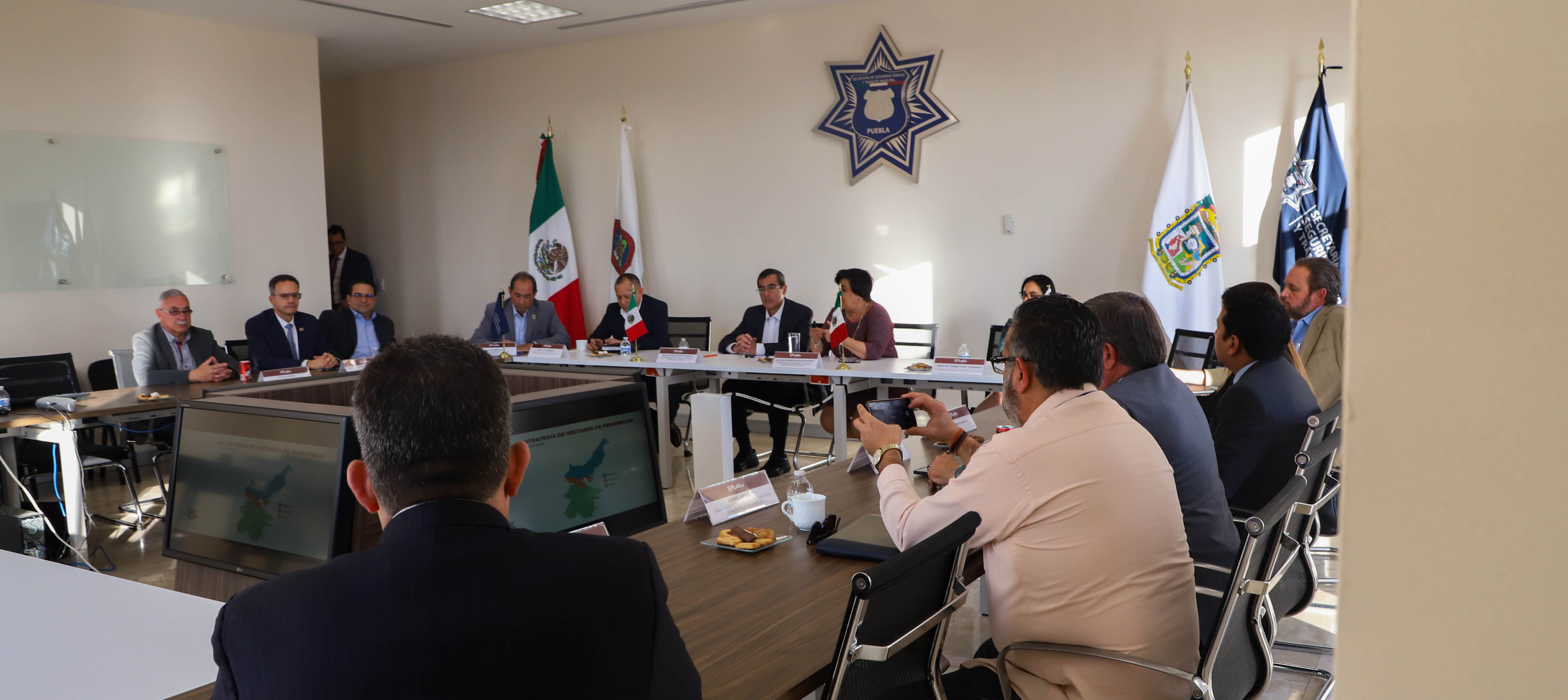Sostuvo Lourdes Rosales reunión de trabajo con líderes empresariales de Puebla.