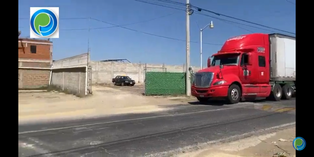 Comando armado irrumpe empresa de Huejotzingo y se roba camiones