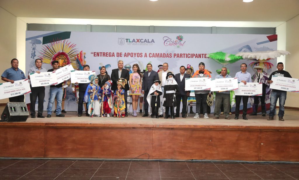 Entrega gobierno del estado apoyos económicos a camadas del “Carnaval Tlaxcala 2020”