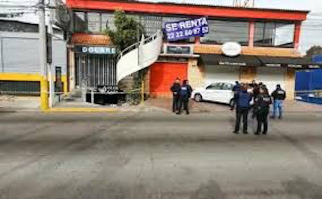 Dentro de un bar en Zavaleta asesinan a dos hombres a balazos