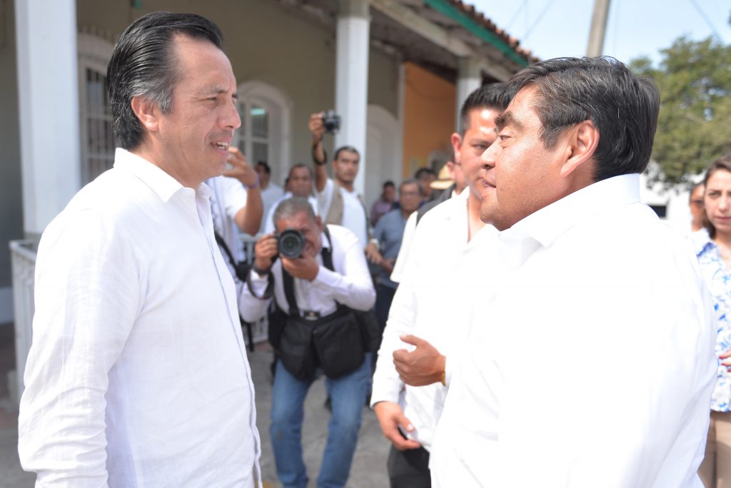 Gobernadores Miguel Barbosa y Cuitláhuac García, de Puebla y Veracruz, encabezan la ceremonia cívica por el 158 aniversario de la firma de los Tratados de la Soledad