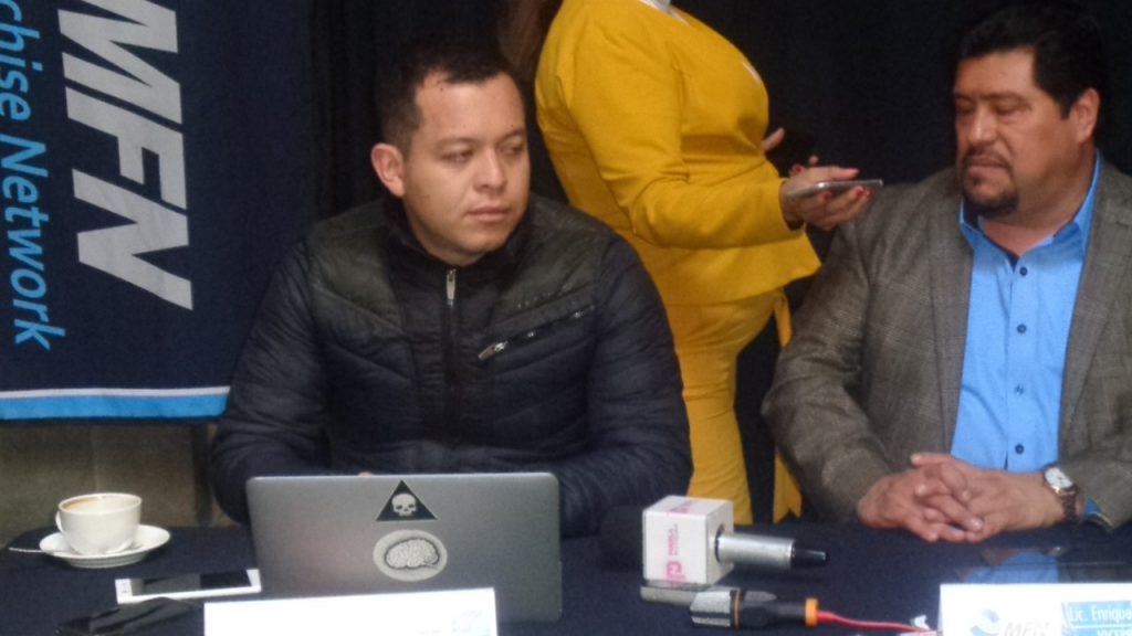 Debido a los ambulantes están cerrando pequeños comercios en el Centro Histórico