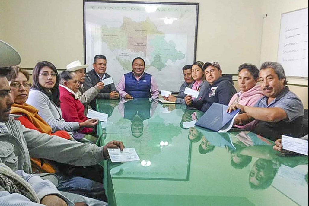 Respalda FOMTLAX a productores agrícolas con más de 10 millones de pesos en créditos.