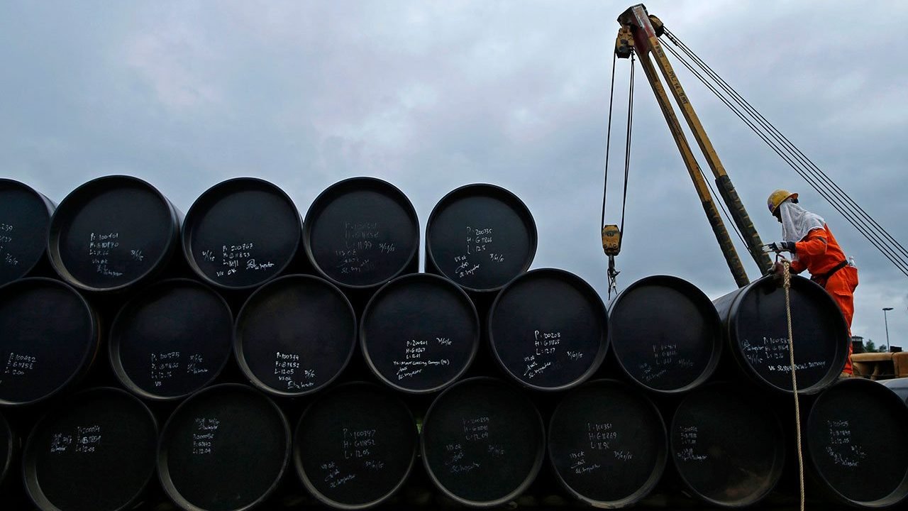 La baja en el petróleo beneficia temporalmente a los consumidores, afirma empresario