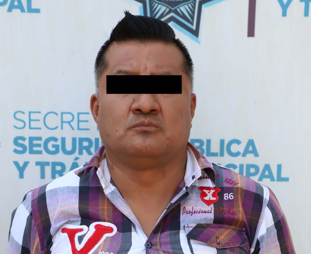 Detuvieron fuerzas municipales de Puebla a dos hombres por robo a interior de vehículo