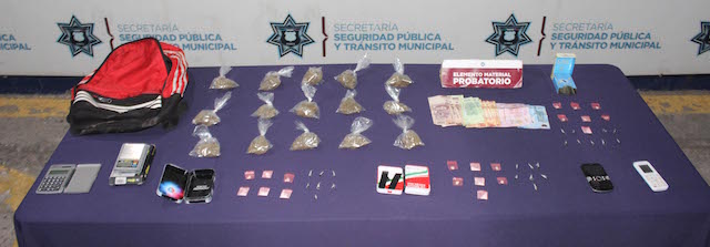 Con éxito, detuvieron fuerzas municipales de Puebla a cuatro hombres en posesión de más de 50 dosis de posible droga  