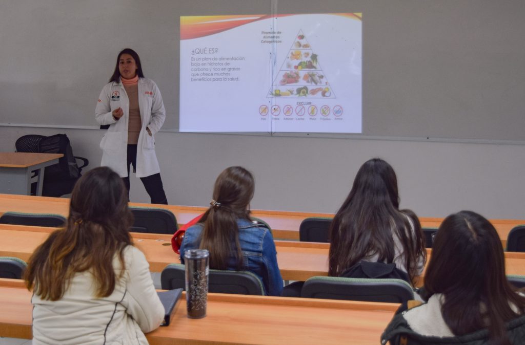 Cómo comer bien sin dejar de hacerlo, explica experta de la UDLAP