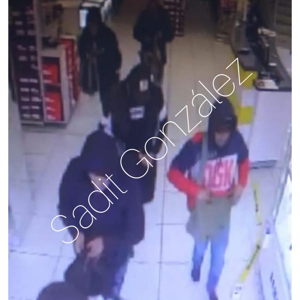 Sujetos armados asaltan nuevamente Coppel Canadá en Amozoc