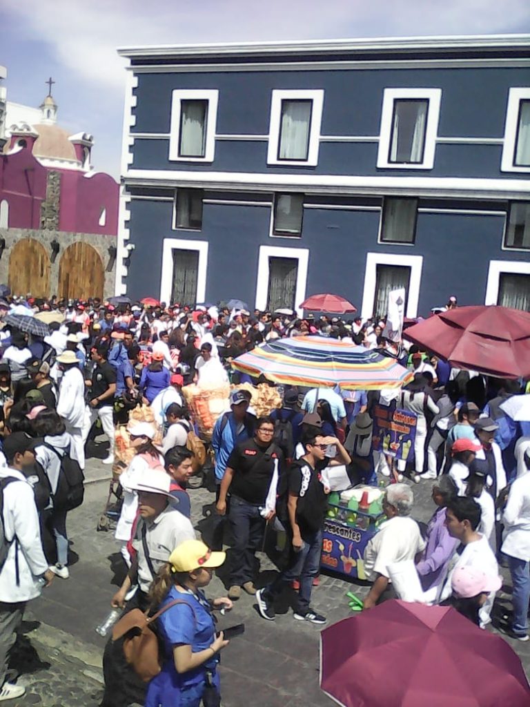 Más de 50 mil estudiantes universitarios marchan para exigir justicia y seguridad