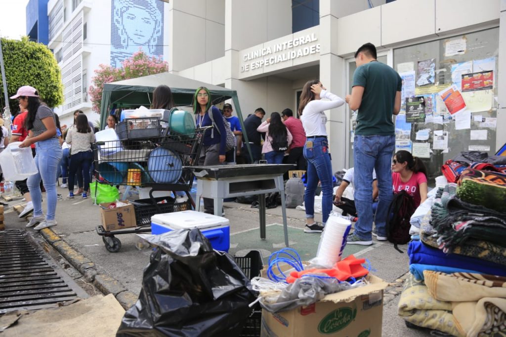 Alumnos de Medicina de la BUAP levantan paro; regresan el 17 de marzo a clases