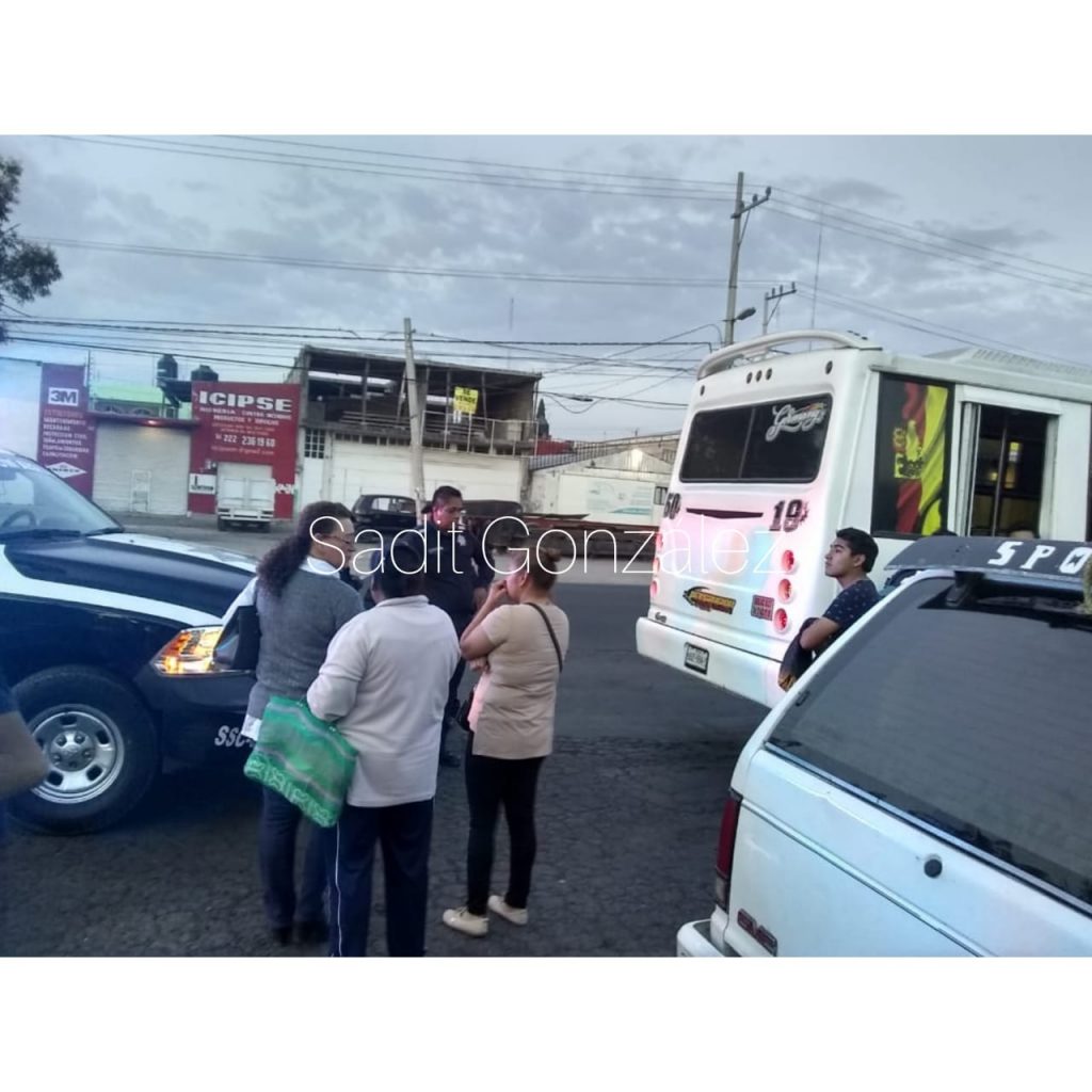 Sujetos armados asaltan Ruta 50 sobre la 14 Oriente