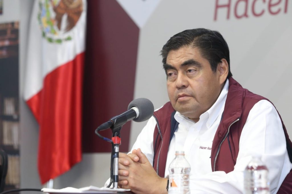 Gobernador Barbosa anuncia la entrega universal de despensas