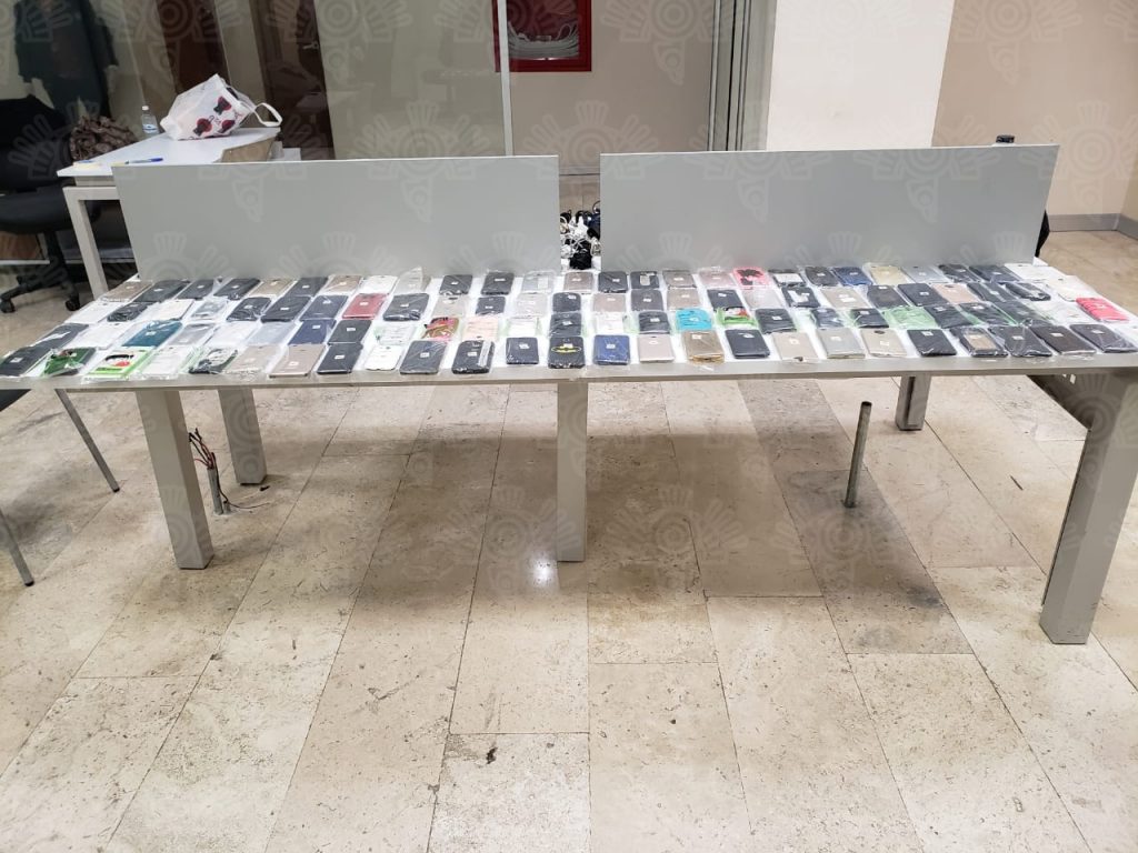 Decomisa SSP 121 celulares en el Cereso de San Miguel