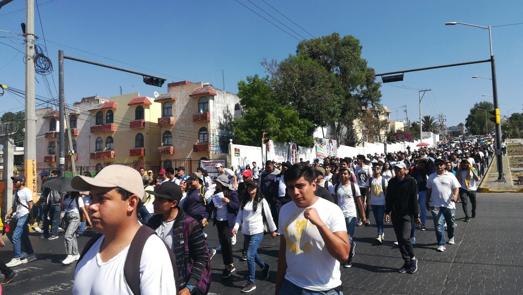 Alumnos del Instituto Tecnológico de Puebla marchan por segunda ocasión para exigir seguridad