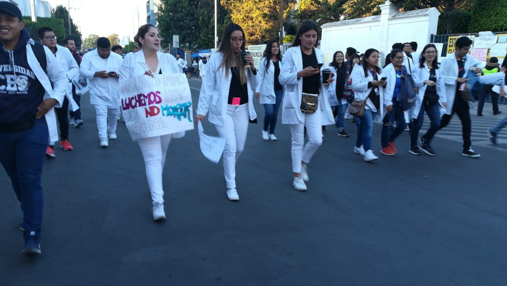 Miles de estudiantes en la megamarcha