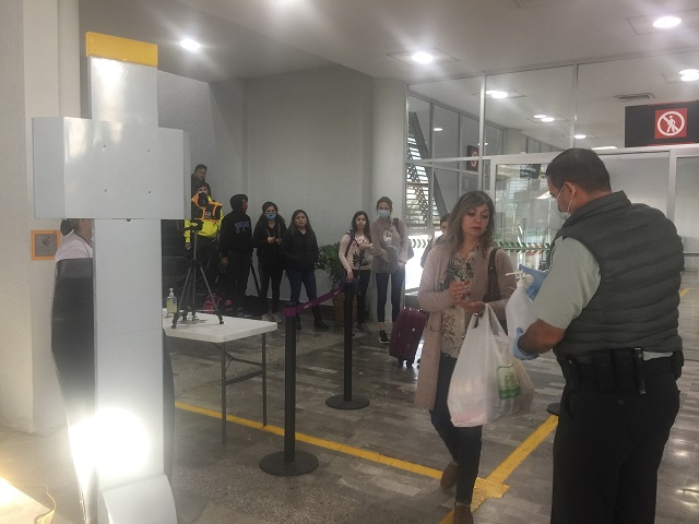 Fotonota: Aeropuerto de Ciudad Obregón Sonora extrema precauciones por el Coronavirus