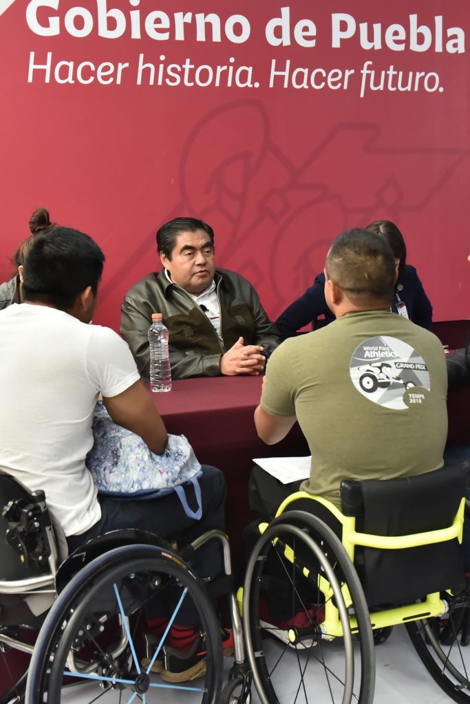 “Te sientes como en casa”, afirma atleta paralímpico tras acudir al martes ciudadano