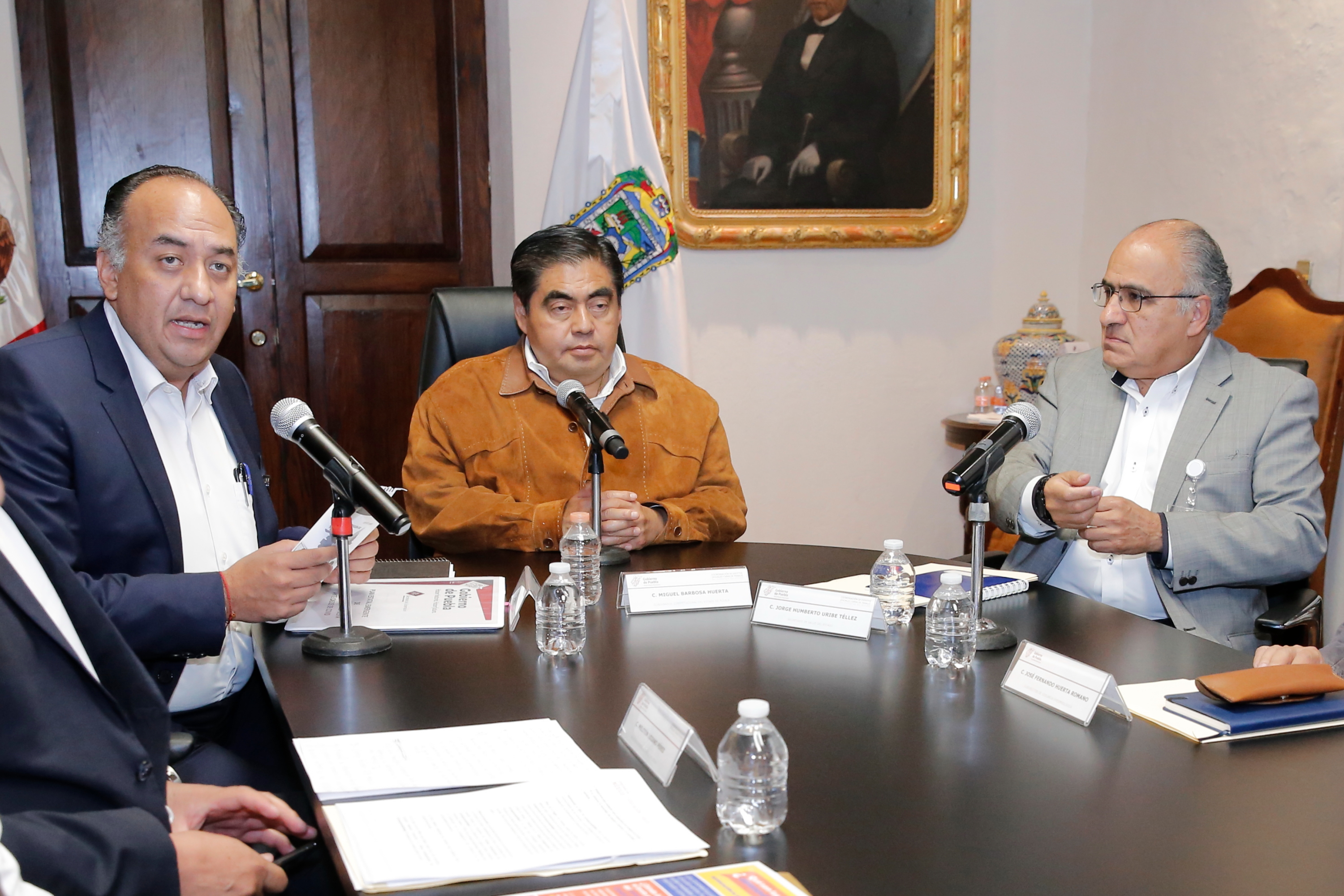 Por COVIT-19, acuerda gobernador Barbosa medidas en favor de trabajadores del estado