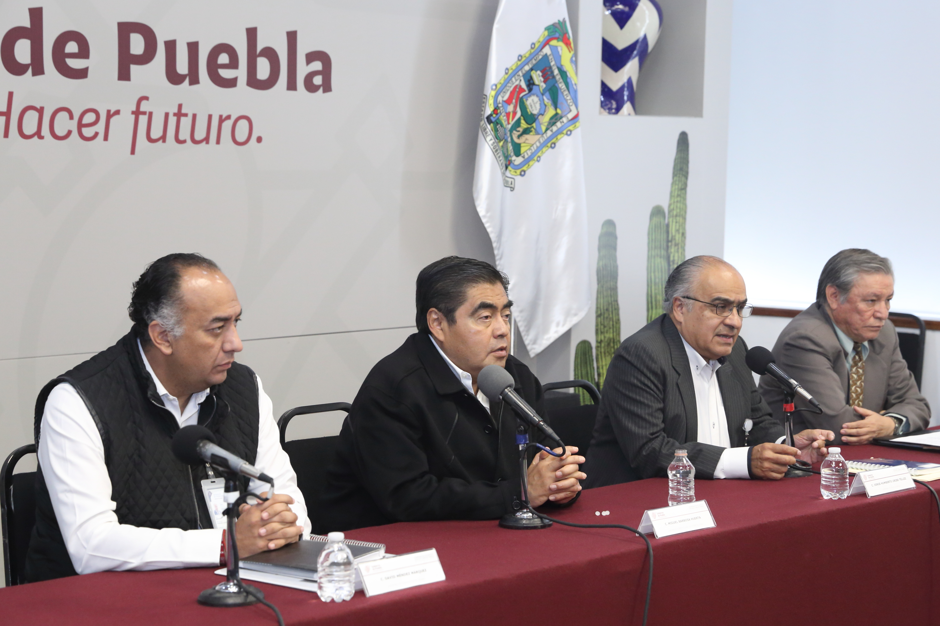 Anuncia Barbosa Huerta acciones específicas para contener el coronavirus en Puebla.