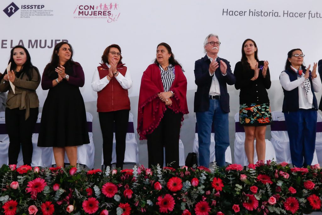 Conjuntan acciones SEDIF, ISSSTEP y Cultura a favor de las poblanas