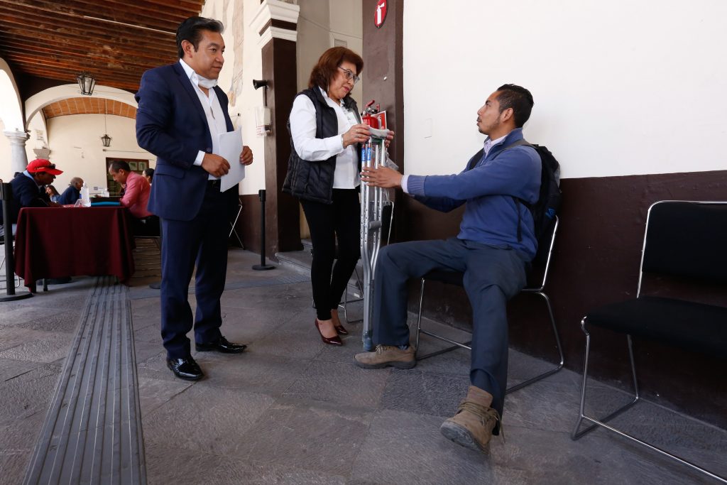 Beneficiario del SEDIF vence adversidades; su meta es concluir la universidad