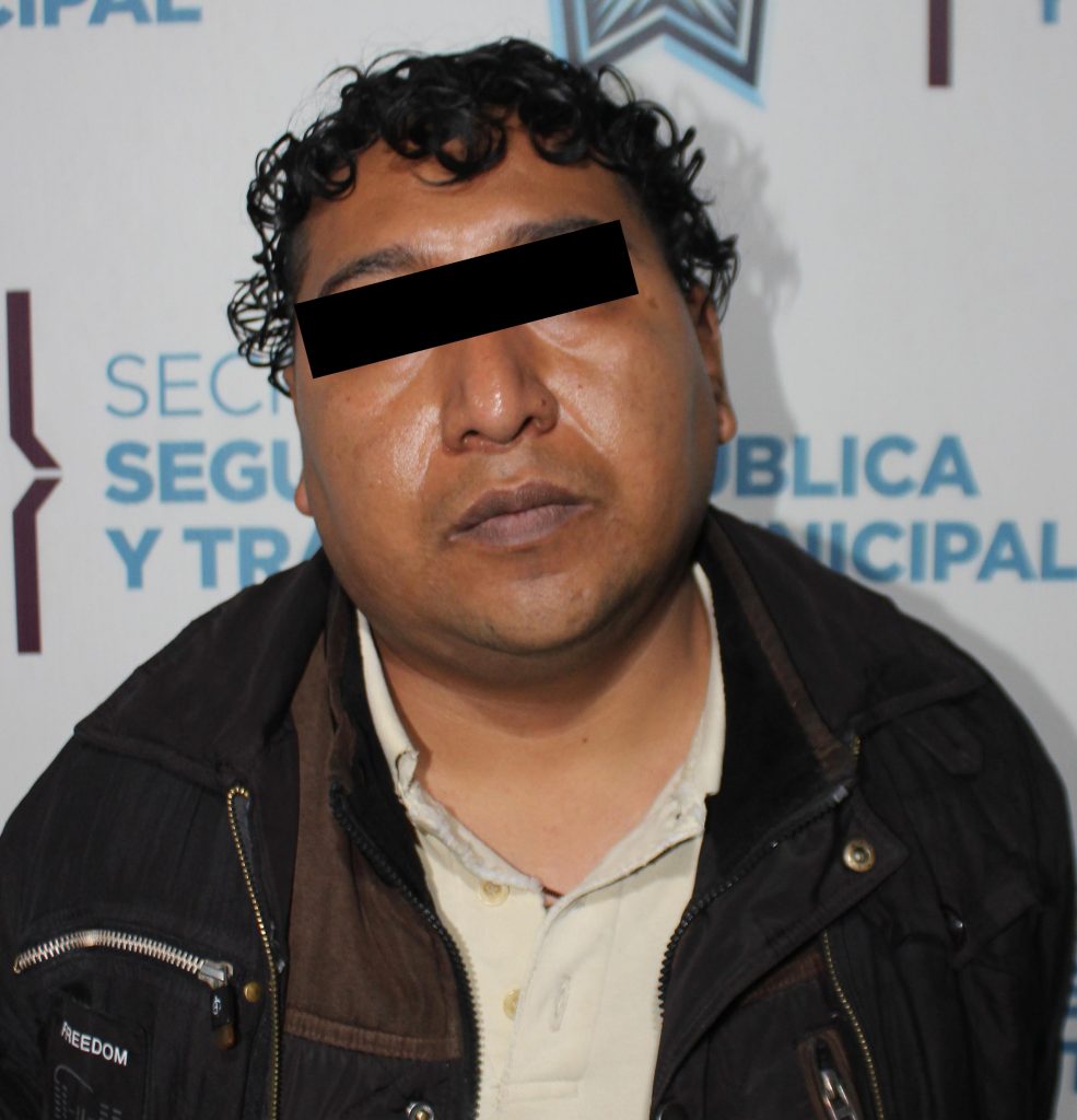 Detuvo policía municipal de Puebla a dos hombres en posesión ilegal de arma de fuego.