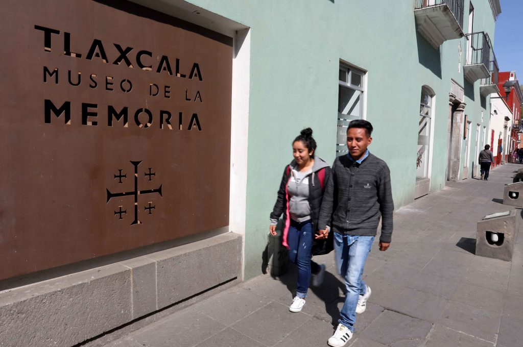 Dedica Archivo Histórico vitrina del mes a Pedro Romero Terrenos