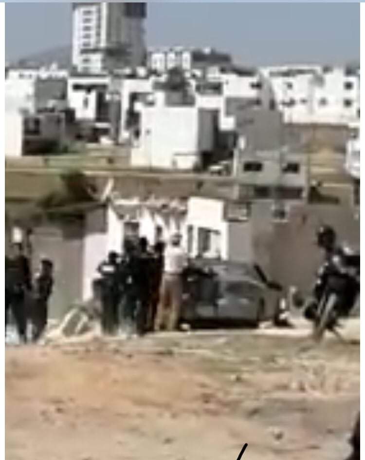 Tras asalto huyen, chocan y son detenidos por elementos policíacos.