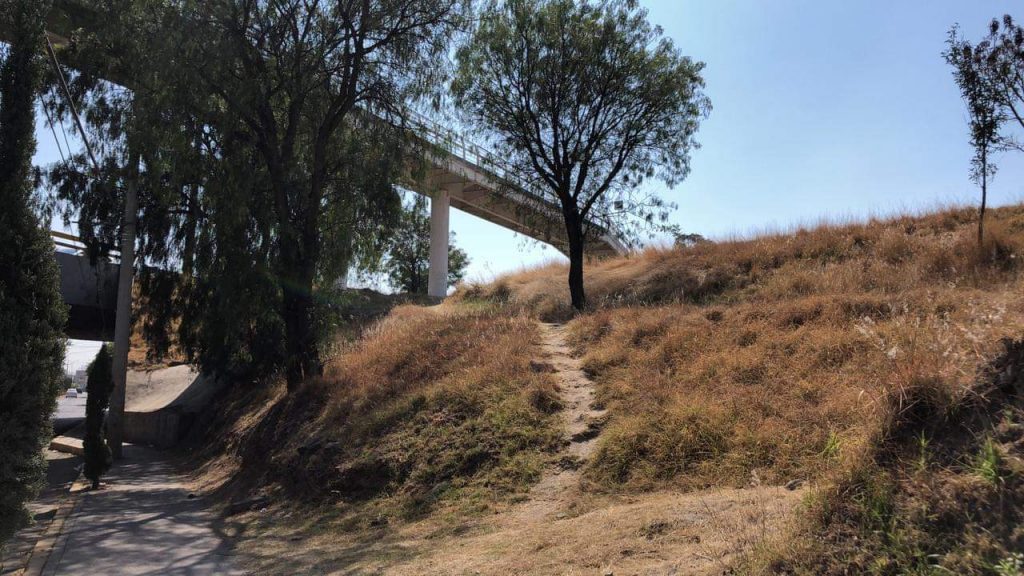 Tiran bolsas con restos humanos en Periférico, cerca de Casa de Justicia de San Andrés Cholula