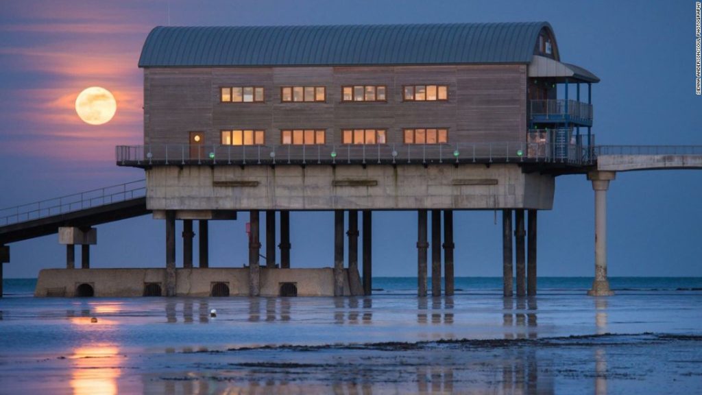 La ‘luna rosa’ de abril es la superluna más grande de 2020