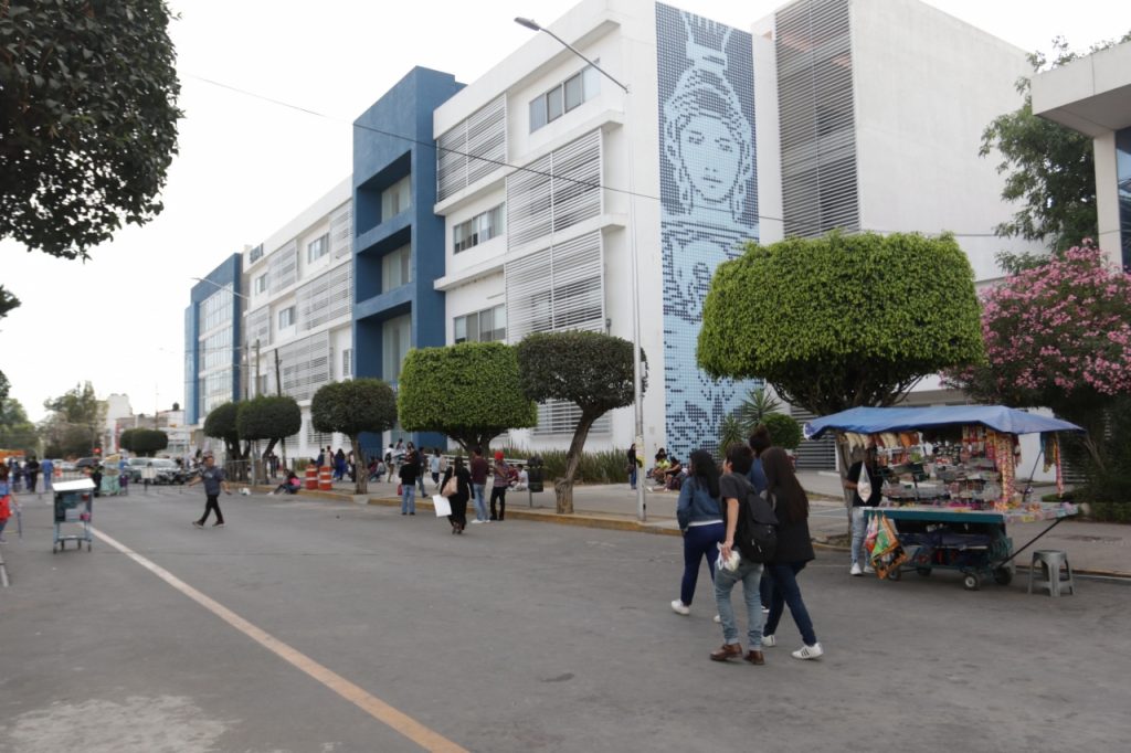 BUAP retira a alumnos internistas de medicina por covid-19 