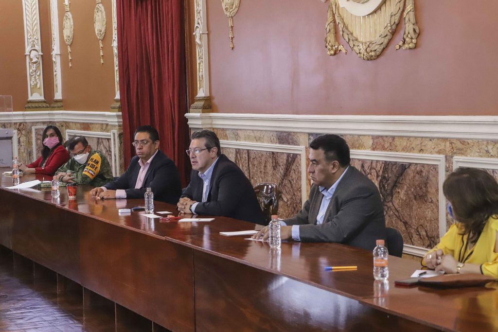 Marco Mena instala consejo estatal de contingencía por COVID-19.