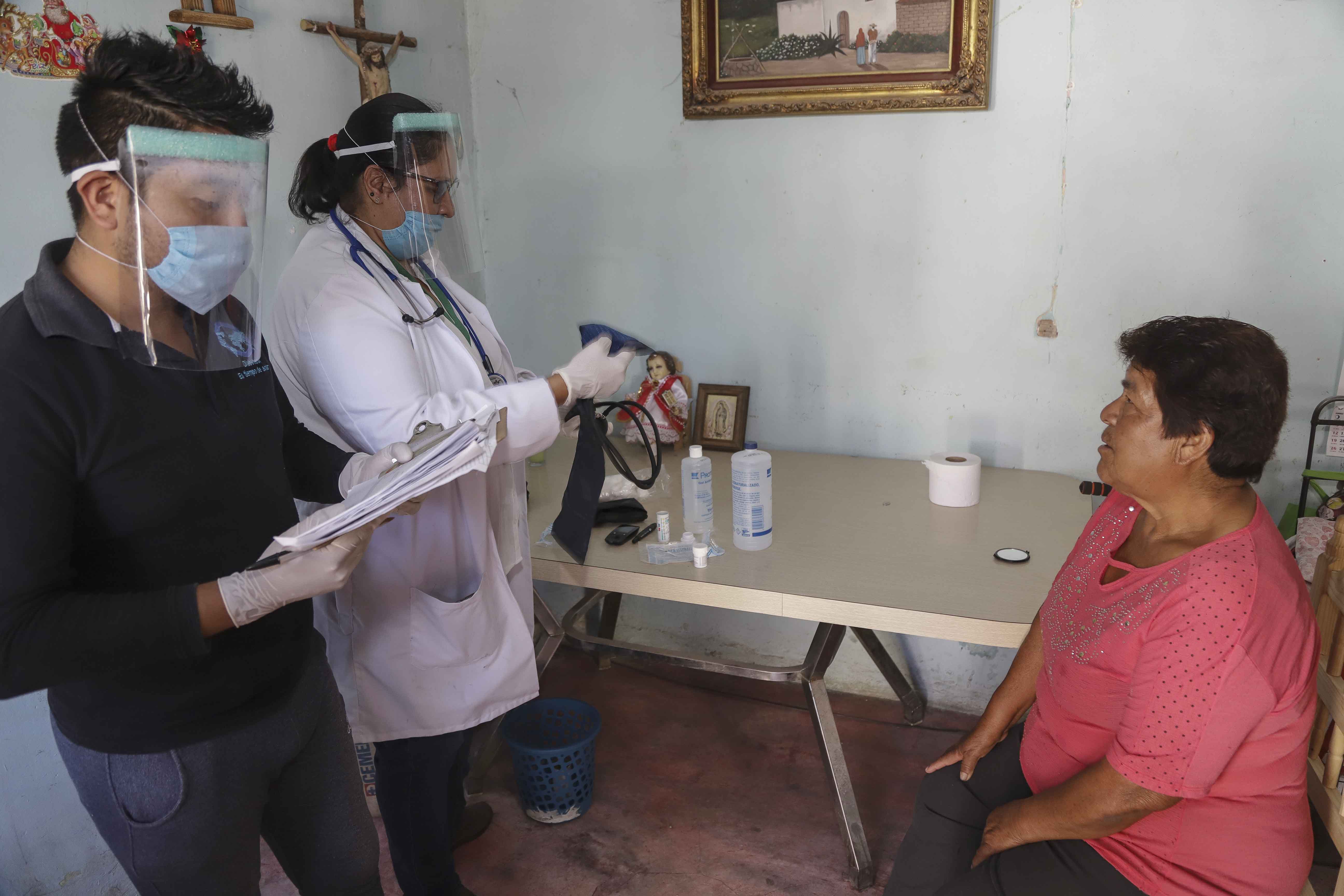 Desde Tlaxcala: Acercan “Brigadas Cuídate”servicios médicos a personas vulnerables por COVID-19.