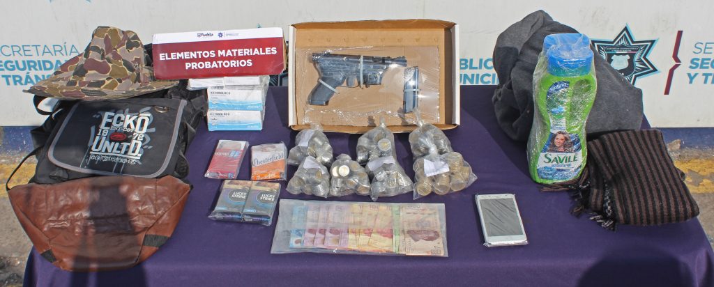 ¡Sin tregua a la delincuencia! Detuvo policía municipal de Puebla a probable multiasaltante de farmacia Guadalajara.