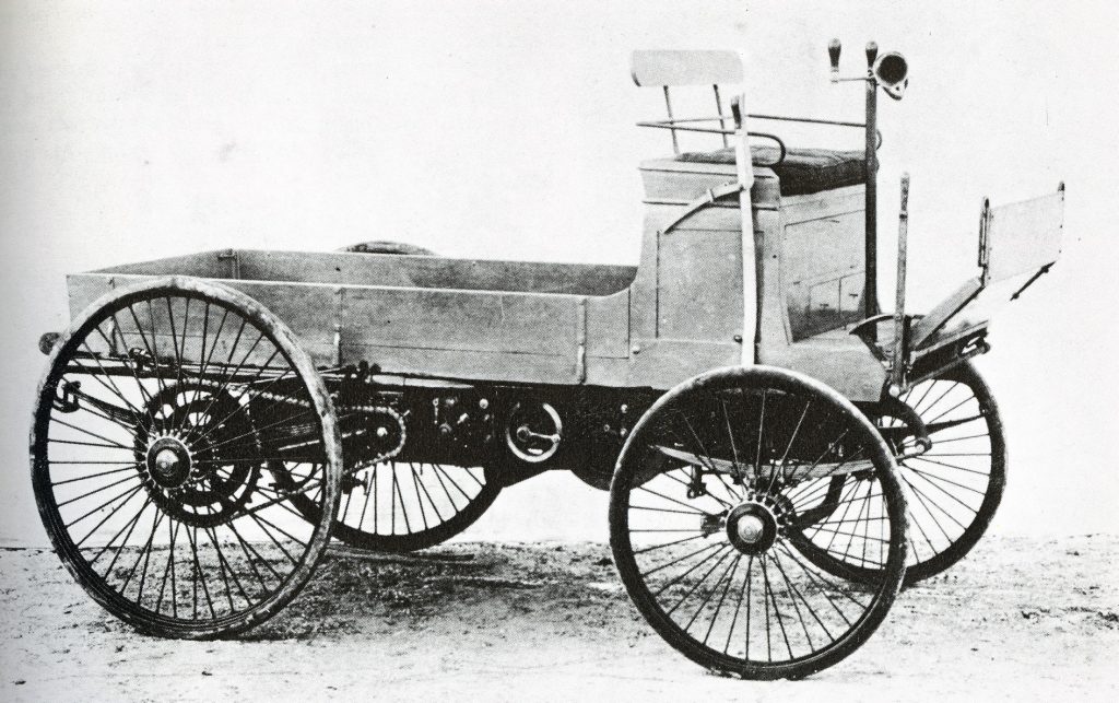 Vehículos comerciales PEUGEOT, al servicio de los profesionales desde 1896