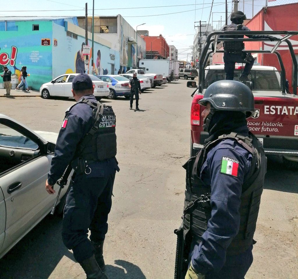 Catean casona en La Acocota por presuntos nexos con narcomenudeo