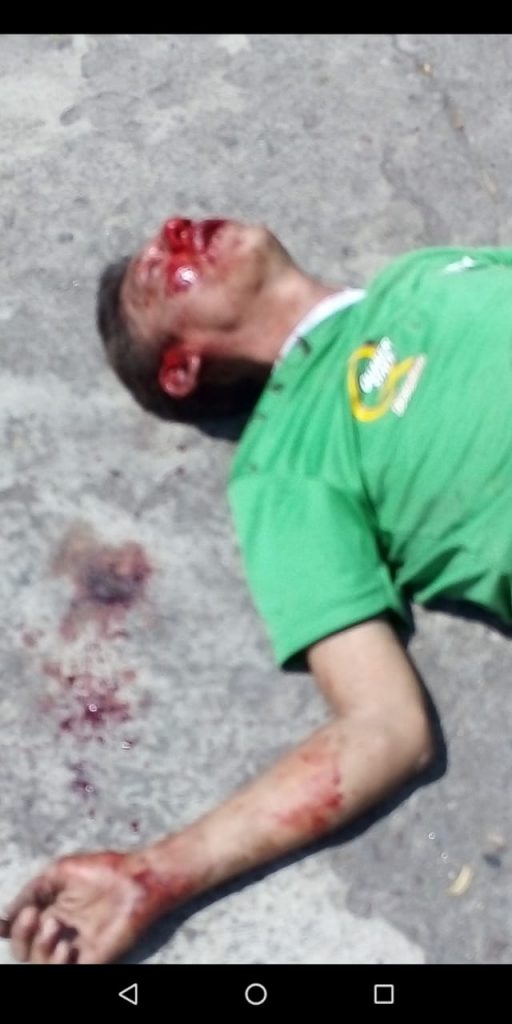 Taxistas dan tremenda golpiza a taxista a presunto asaltante