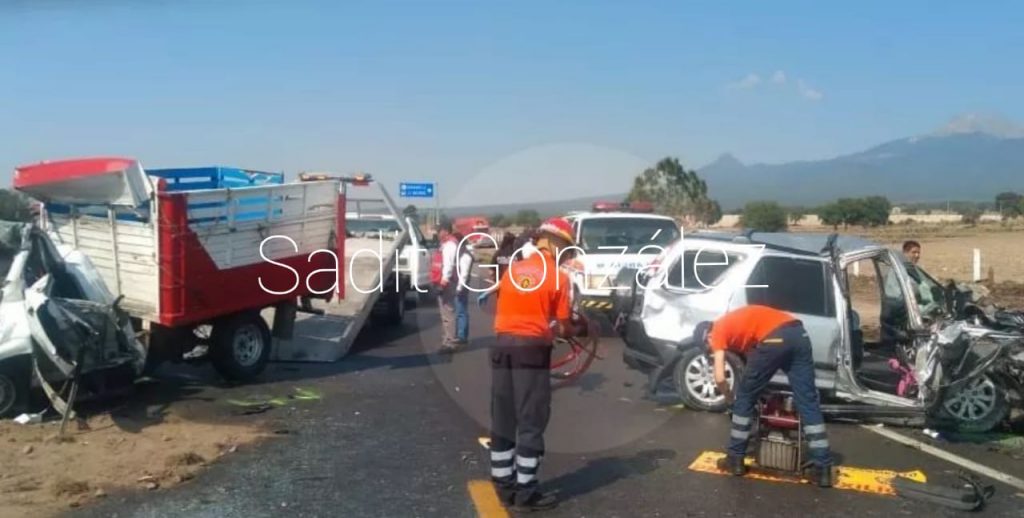 Brutal choque deja 8 personas lesionadas, dos de ellas de gravedad