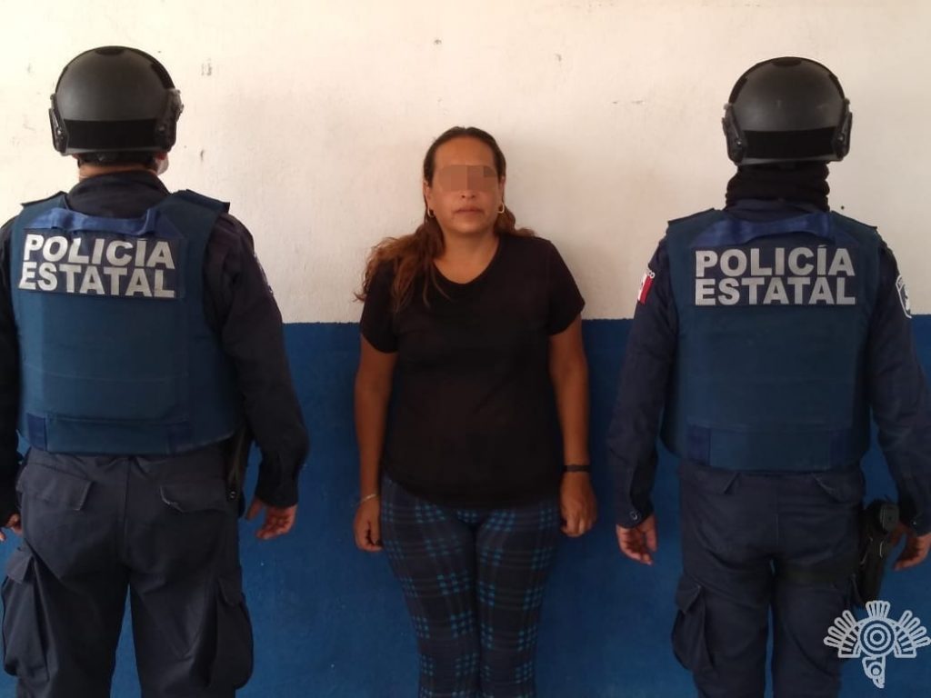 Presunta narcomenudista fue detenida en Zinacatepec