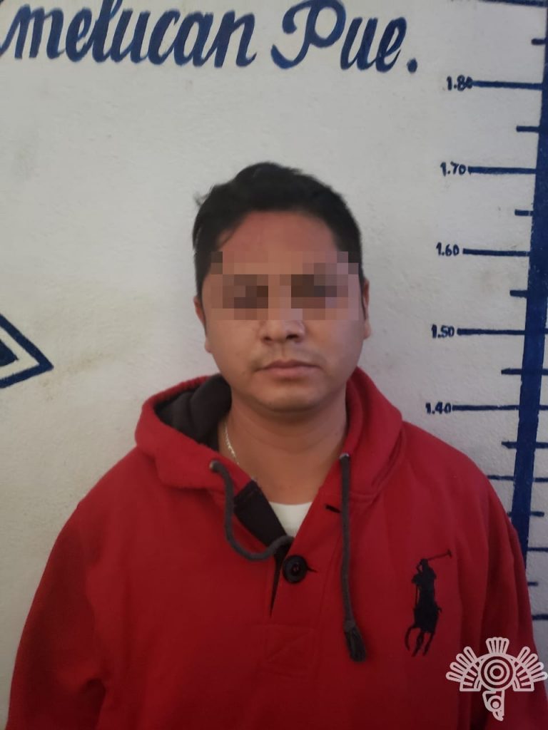 Policías estatal y municipal detienen a cinco por robo a negocio en Texmelucan