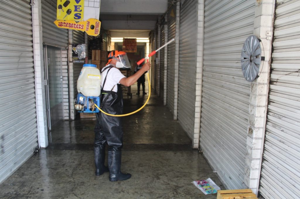 Ayuntamiento de Puebla sigue con la limpieza preventiva de colonias y mercados