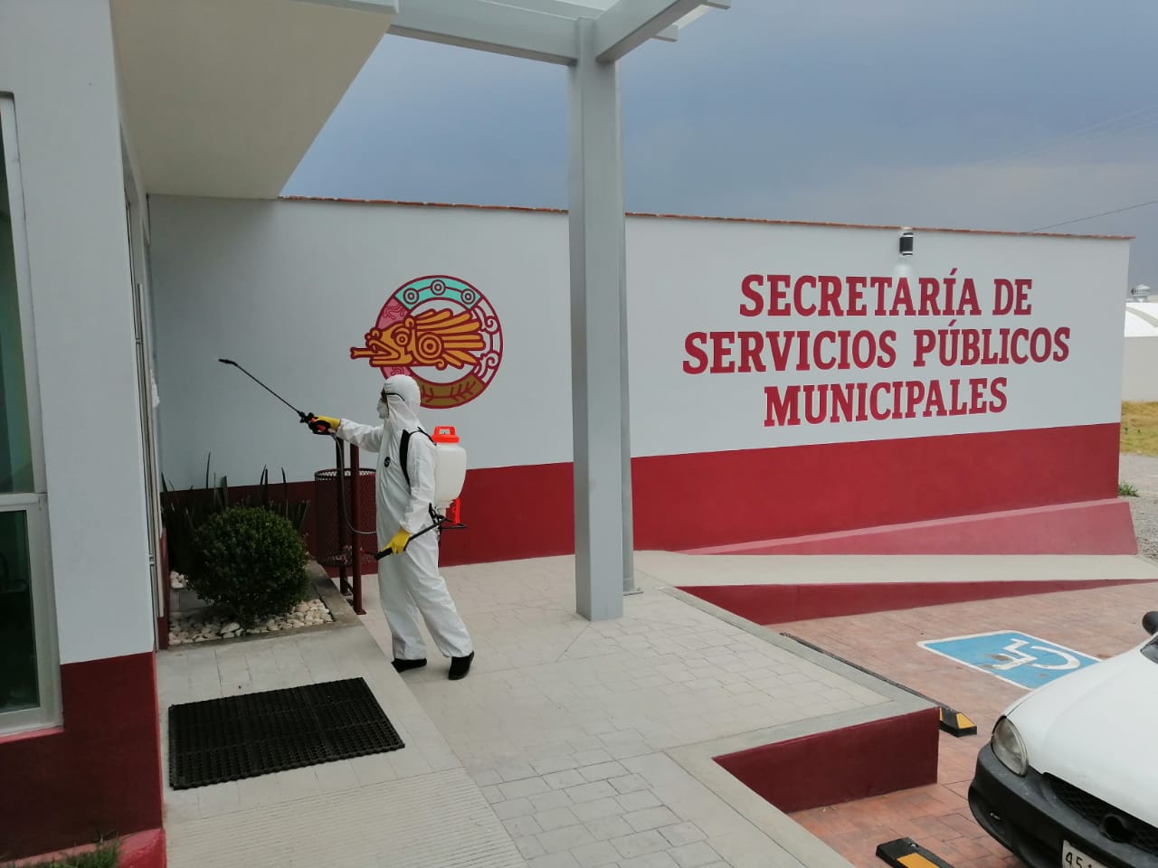En San Andrés Cholula, el ayuntamiento sanitiza las instalaciones de Seguridad y Servicios públicos