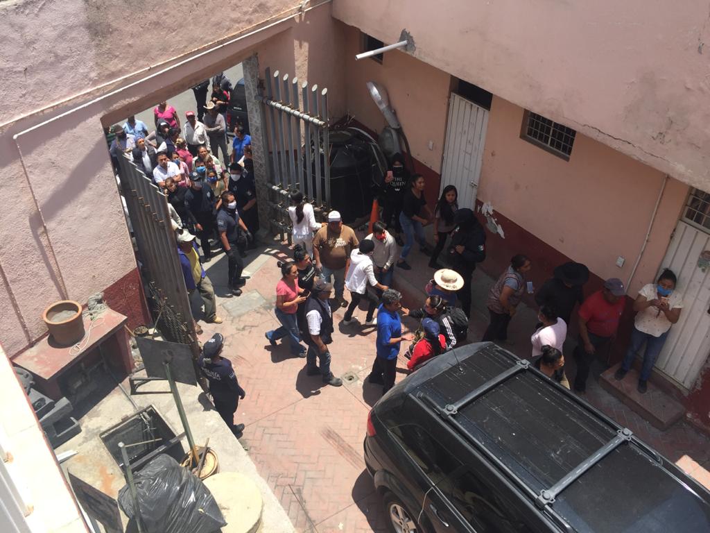 Pobladores ignoran Covid-19 y arman concentración masiva en San Nicolás de los Ranchos