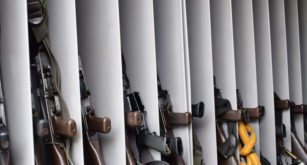 Grupos armados en Colombia aprovechan la pandemia del coronavirus para ganar territorio