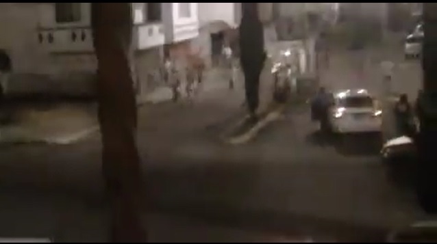 Video desde Puebla: Batalla campal en Bosques de San Sebastián sin que la policía municipal intervenga
