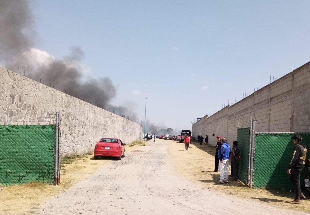 Arde el corralon de parque Industrial de Chachapa.