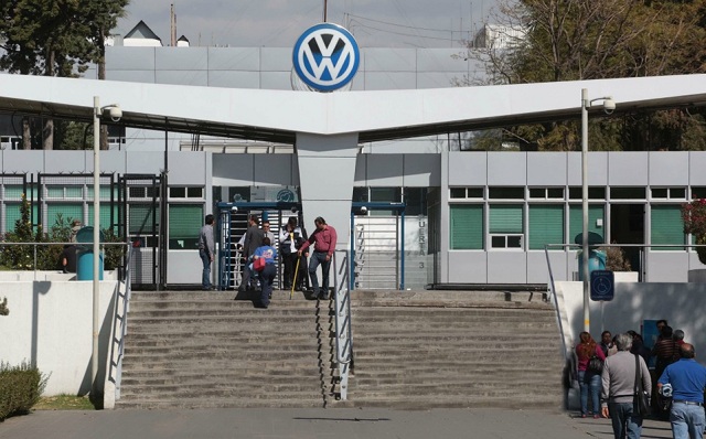 Por falta de insumos, la VW regresa a trabajar hasta el 19 de este mes