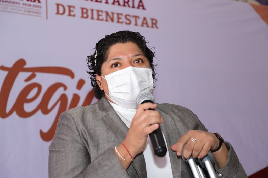 Encabeza Karina Pérez Popoca la segunda entrega de apoyos a maestras de CAIC