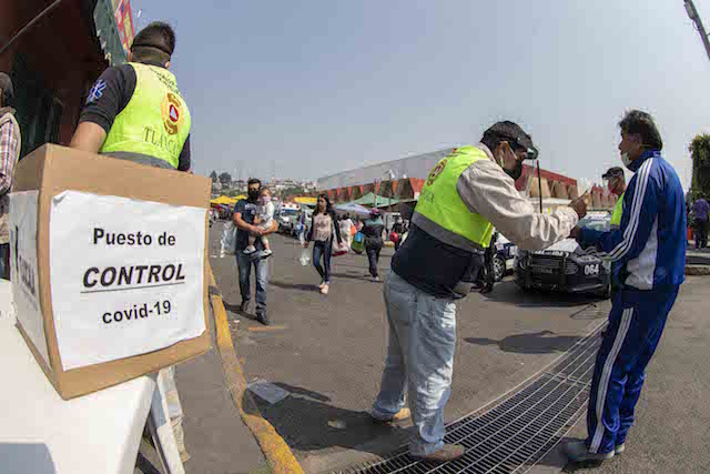 Desde Tlaxcala: Gobierno estatal mantiene filtros sanitarios en tianguis sabatinos